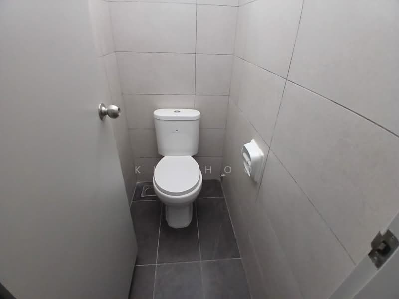 Kedai / Pejabat untuk Disewa di Bandar Rimbayu (Telok Panglima Garang) - KH Khoo - Bathroom - PropertyGuru.com.my
