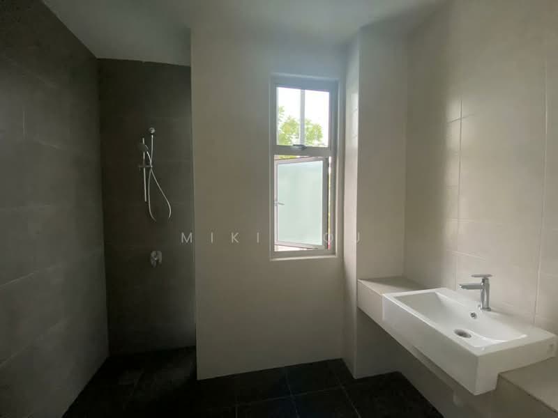 2-storey Terraced House for Sale in Bandar Saujana Putra (Tanjong Duabelas) - Miki You - Bathroom - PropertyGuru.com.my