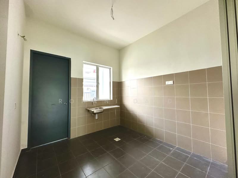 1-storey Terraced House for Sale in Dengkil (Selangor) - Rohani Daud - Kitchen - PropertyGuru.com.my