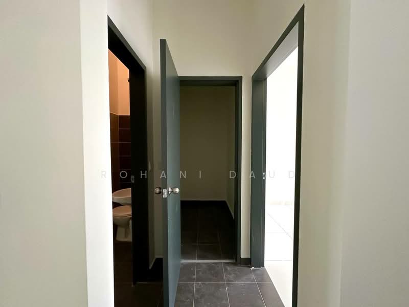 1-storey Terraced House for Sale in Dengkil (Selangor) - Rohani Daud - Bathroom - PropertyGuru.com.my