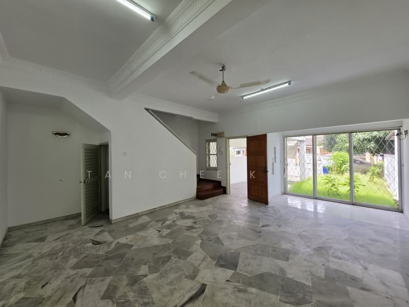 2-storey Terraced House for Sale in Usj 14 (Subang Jaya) - Tan Chee Kian - Living Room - PropertyGuru.com.my