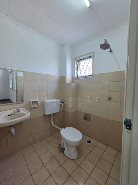 2-storey Terraced House for Sale in Usj 14 (Subang Jaya) - Tan Chee Kian - Bathroom - PropertyGuru.com.my