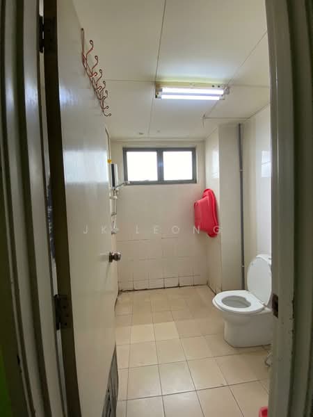 Servis Apartment untuk Dijual di D'Alamanda - JK Leong - Bathroom - PropertyGuru.com.my