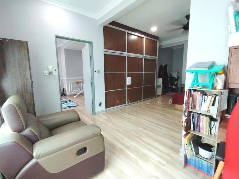 Rumah Teres 3 Tingkat untuk Dijual di Kajang (Selangor) - Mohd Faizal - Living Room - PropertyGuru.com.my