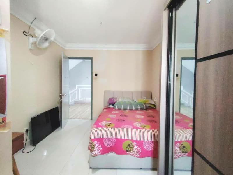 Rumah Teres 3 Tingkat untuk Dijual di Kajang (Selangor) - Mohd Faizal - Bedroom - PropertyGuru.com.my