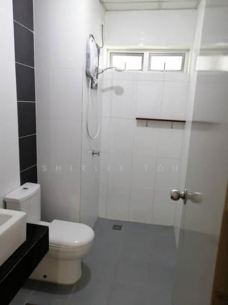Kondominium untuk Dijual di The Wharf Residence - Shirlee Toh - Bathroom - PropertyGuru.com.my