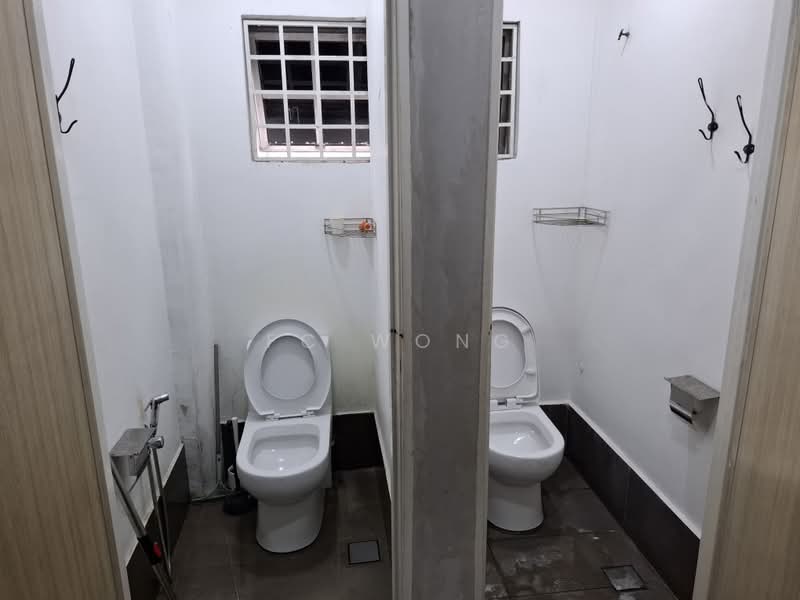 Shop for Rent in SS2 (Petaling Jaya) - FC Wong - Bathrooms of Shop - PropertyGuru.com.my