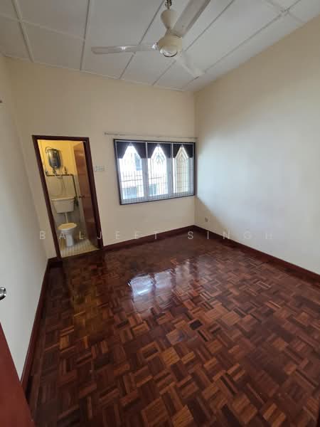 2.5-storey Terraced House for Sale in Subang Jaya (Selangor) - Baljeet Singh - Bathroom - PropertyGuru.com.my