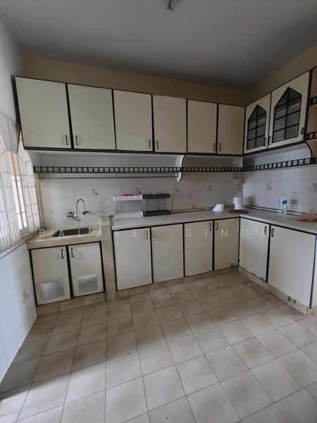 2.5-storey Terraced House for Sale in Subang Jaya (Selangor) - Baljeet Singh - Kitchen - PropertyGuru.com.my