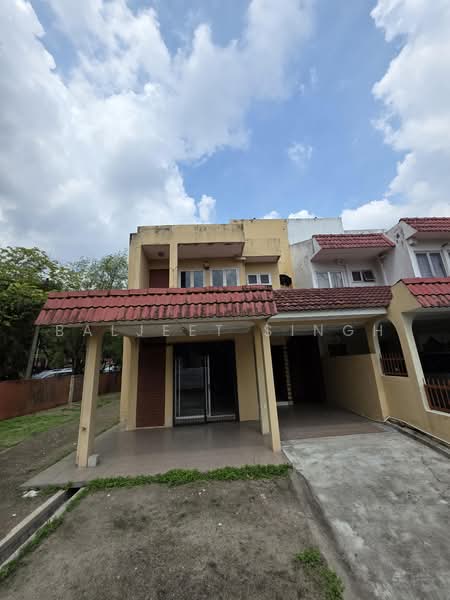 2.5-storey Terraced House for Sale in Subang Jaya (Selangor) - Baljeet Singh - Exterior - PropertyGuru.com.my