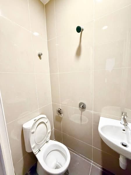Rumah Teres 4 Tingkat untuk Dijual di Damansara Perdana (Selangor) - Noor Hidayah Mohamad Noor - Bathroom - PropertyGuru.com.my