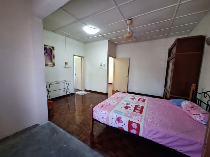 2-storey Terraced House for Sale in Taman Serdang Raya (Seri Kembangan) - Sean Loo - Bedroom - PropertyGuru.com.my