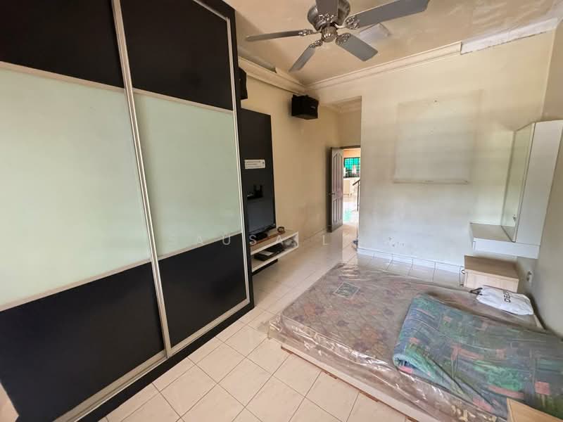 1.5-storey Terraced House for Sale in Taman Pelangi Indah (Ulu Tiram) - Sausa Lee - PropertyGuru.com.my