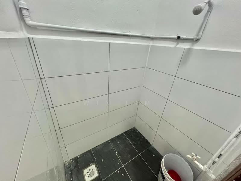 Rumah Teres 2 Tingkat untuk Dijual di Taman Intan Kluang (Kluang) - Win Lim - Bathroom - PropertyGuru.com.my