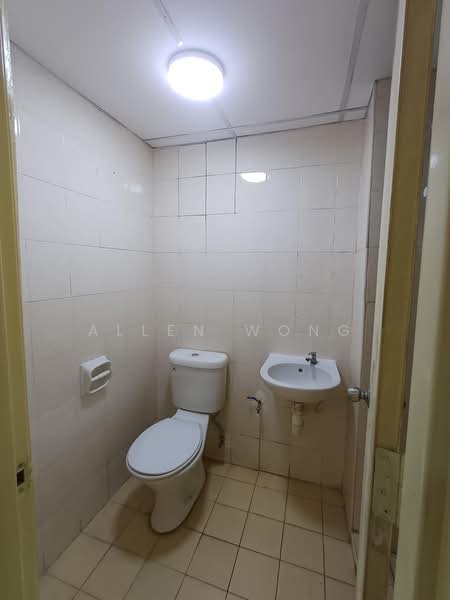 Apartment for Rent at Bayu Puteri - Allen Wong - Common Bathroom - PropertyGuru.com.my