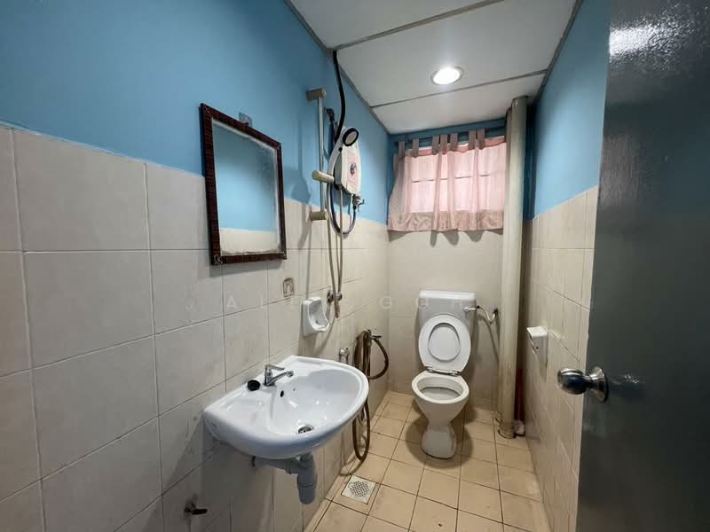 Pangsapuri untuk Disewa di Vista Magna - Alex Goh - Master Bathroom - PropertyGuru.com.my
