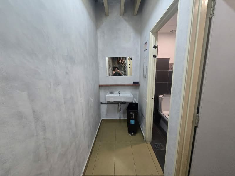 Shop for Rent in Usj 21 (Subang Jaya) - SY Chan - Bathroom - PropertyGuru.com.my