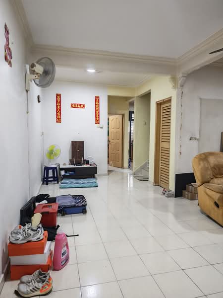 Rumah Teres 2 Tingkat untuk Dijual di Taman Desa Cemerlang (Ulu Tiram) - Sausa Lee - Living Room - PropertyGuru.com.my