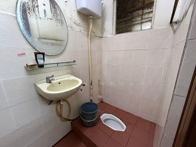 2-storey Terraced House for Sale in Taman Pandan Indah (Ampang) - Fauran Nawawi - Bathroom - PropertyGuru.com.my