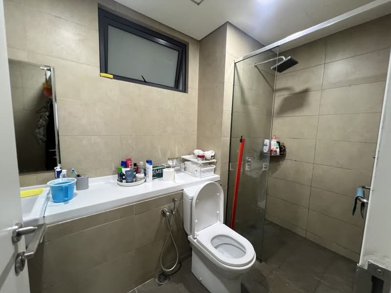 Servis Apartment untuk Dijual di Radia Residences - Lester Lee - Bathroom - PropertyGuru.com.my