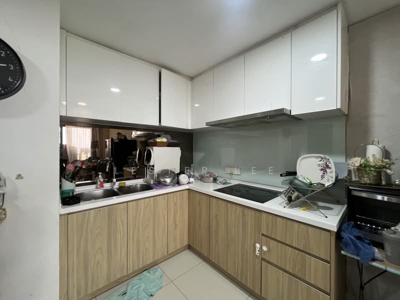 Servis Apartment untuk Dijual di Radia Residences - Lester Lee - Kitchen - PropertyGuru.com.my