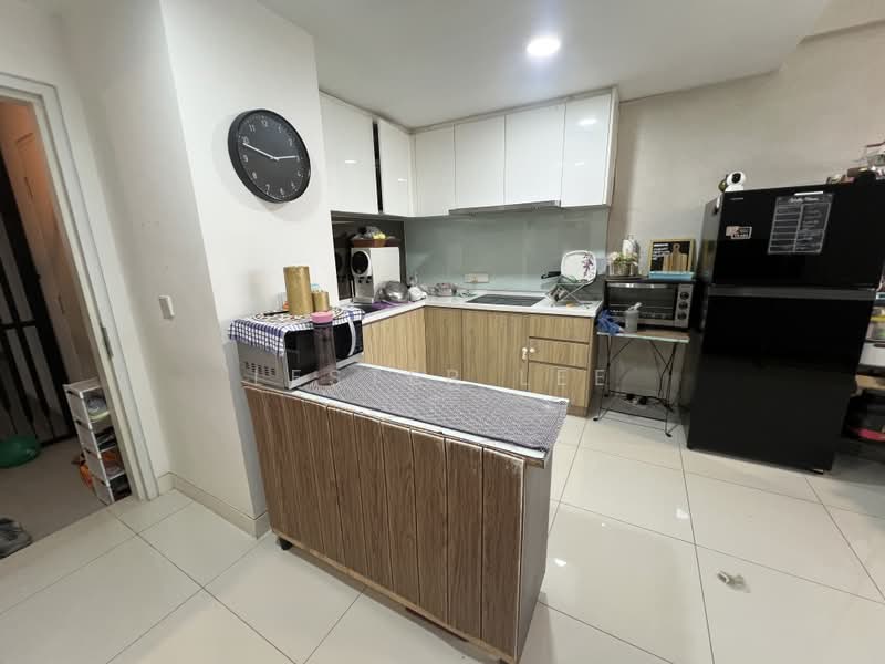 Servis Apartment untuk Dijual di Radia Residences - Lester Lee - Kitchen - PropertyGuru.com.my