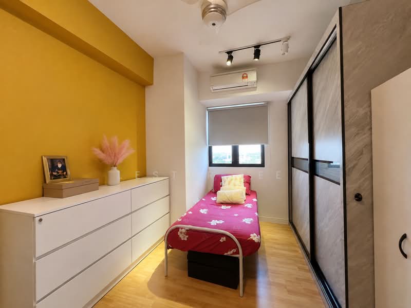 Kediaman Servis untuk Dijual di Radia Residences - Lester Lee - Bedroom - PropertyGuru.com.my