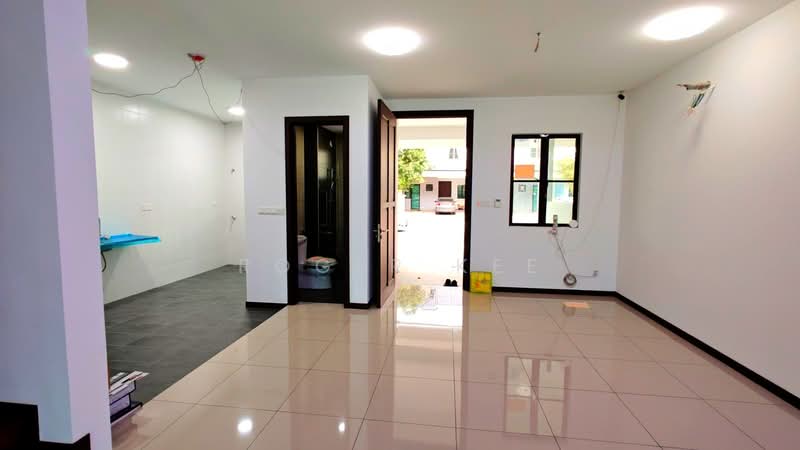 Rumah Teres 2 Tingkat untuk Dijual di Sepang (Selangor) - Roger Kee - Bathroom - PropertyGuru.com.my
