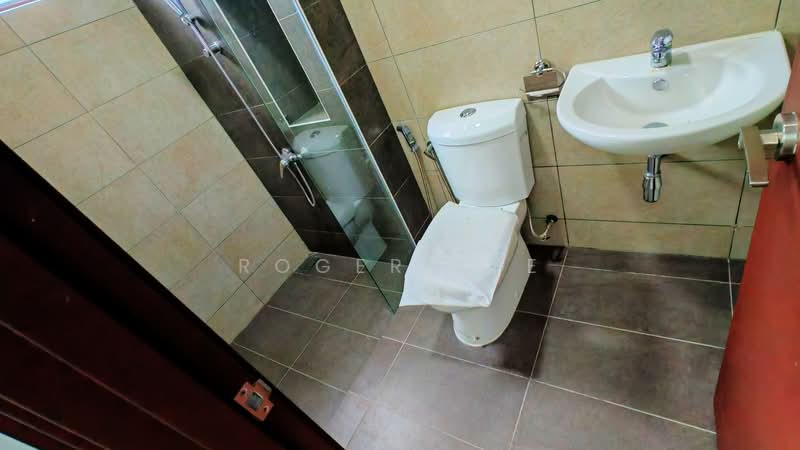 Rumah Teres 2 Tingkat untuk Dijual di Sepang (Selangor) - Roger Kee - Bathroom - PropertyGuru.com.my