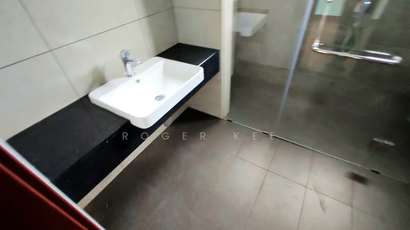 Rumah Teres 2 Tingkat untuk Dijual di Sepang (Selangor) - Roger Kee - Bathroom - PropertyGuru.com.my