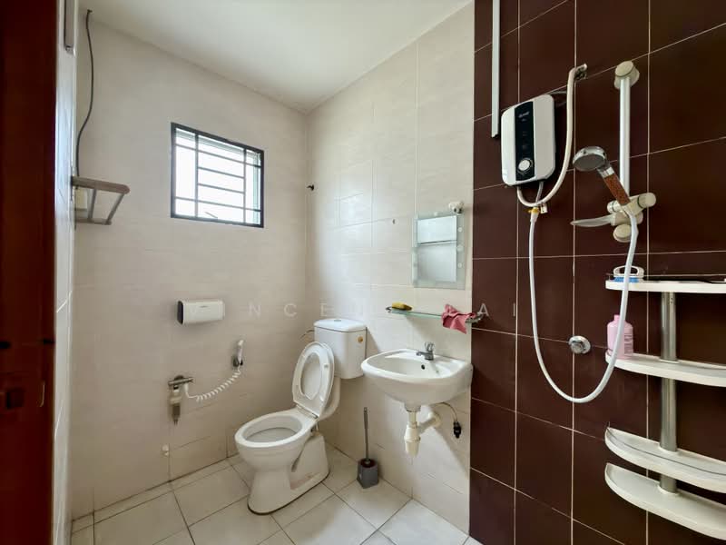 Rumah Teres 2 Tingkat untuk Dijual di Taman Kajang Impian (Kajang) - Vincent Tai - Bathroom - PropertyGuru.com.my