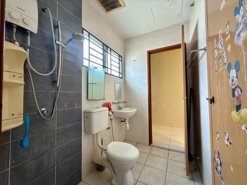 Rumah Teres 2 Tingkat untuk Dijual di Taman Kajang Impian (Kajang) - Vincent Tai - Bathroom - PropertyGuru.com.my