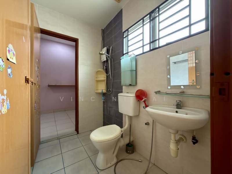 Rumah Teres 2 Tingkat untuk Dijual di Taman Kajang Impian (Kajang) - Vincent Tai - Bathroom - PropertyGuru.com.my