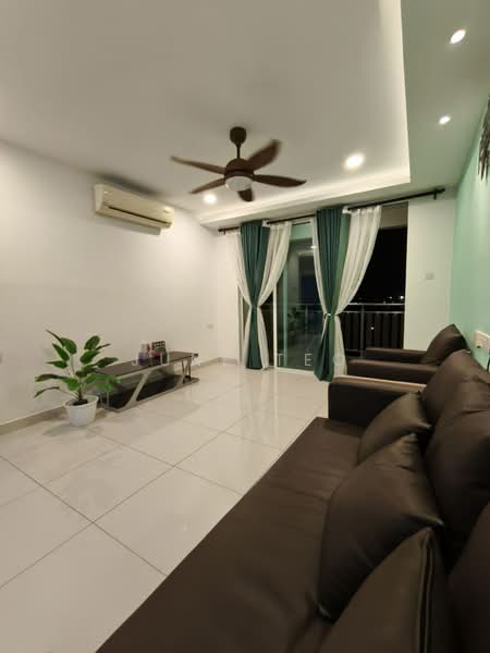 Servis Apartment untuk Disewa di KSL Residence @ Daya - June Teo - Living Room - PropertyGuru.com.my