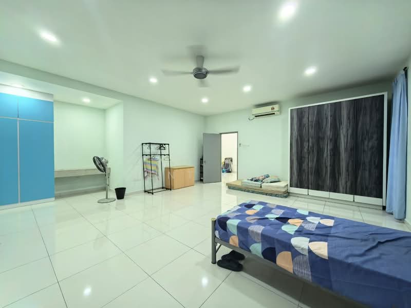 Rumah Teres untuk Disewa di Taman Mutiara Rini (Skudai) - Kent Koh - Bedroom - PropertyGuru.com.my