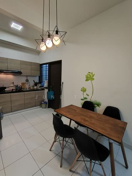 Pangsapuri untuk Disewa di Seri Austin Residence (Pangsapuri Seri Austin) - June Teo - Kitchen - PropertyGuru.com.my