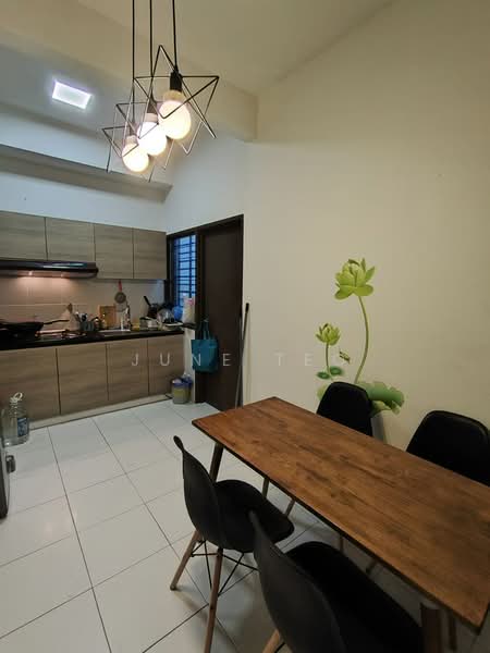 Pangsapuri untuk Disewa di Seri Austin Residence (Pangsapuri Seri Austin) - June Teo - Kitchen - PropertyGuru.com.my