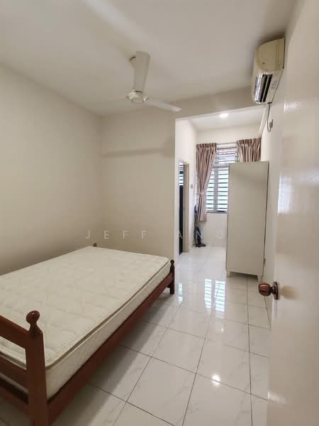 2-storey Terraced House for Sale in Taman Perling (Perling) - Jeff Ang - Bedroom - PropertyGuru.com.my