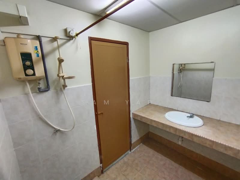 Pangsapuri untuk Disewa di Vista Bayu - Sam Yap - Bathroom - PropertyGuru.com.my