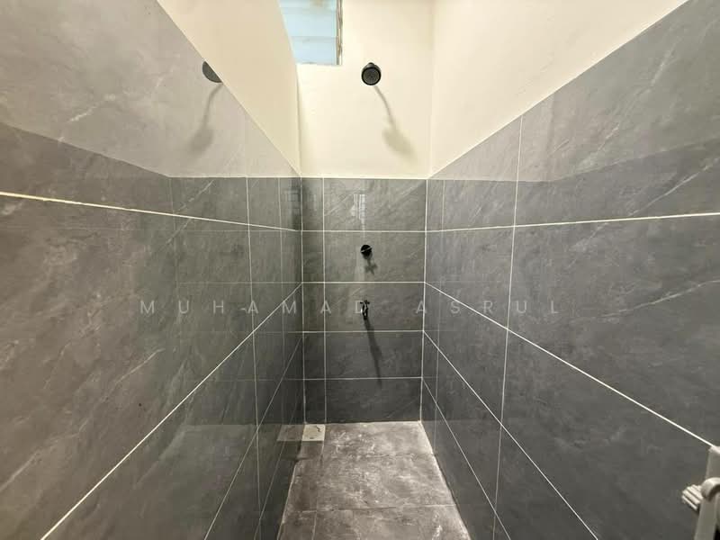 Rumah Flat untuk Dijual di Taman Mutiara Rini - Muhamad Asrul - Bathroom - PropertyGuru.com.my