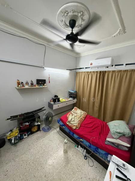 1-storey Terraced House for Sale in Taman Perling (Perling) - Jeff Ang - Bedroom - PropertyGuru.com.my