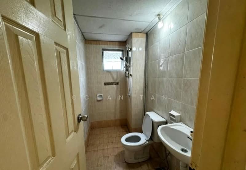 Kondominium untuk Disewa di Suriamas - Ocean Tan - Bathroom - PropertyGuru.com.my