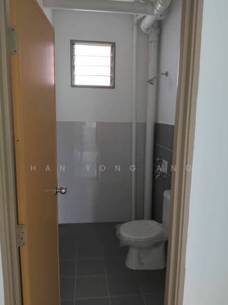 Flat for Sale at Seri Nilam - Han Yong Ang - Bathroom - PropertyGuru.com.my