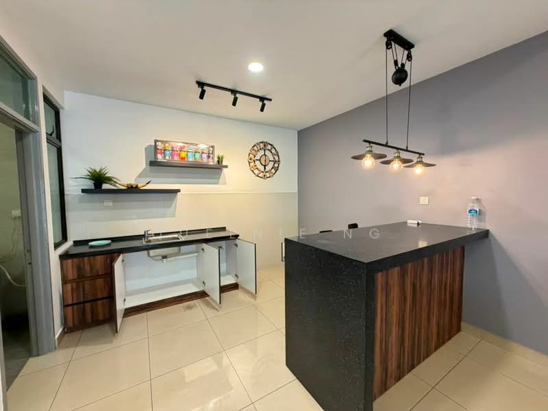 Rumah Kluster untuk Dijual di Taman Adda Heights (Tebrau) - Queenie Ng - Kitchen - PropertyGuru.com.my