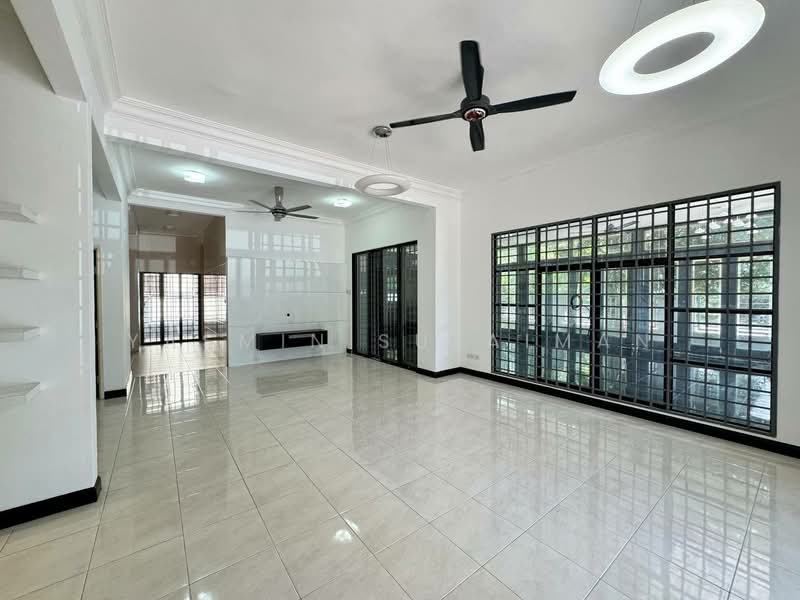 Rumah Teres 2-Tingkat untuk Dijual di Bukit Jelutong (Shah Alam) - Yasmin Sulaiman - Living Room - PropertyGuru.com.my