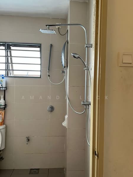 Townhouse for Sale in 16 Sierra (Puchong) - Amanda Lock - Bathroom - PropertyGuru.com.my
