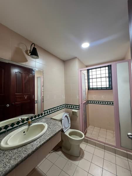 Condominium for Rent at The Straits View Condominium - Vivien Keck - Bathroom - PropertyGuru.com.my