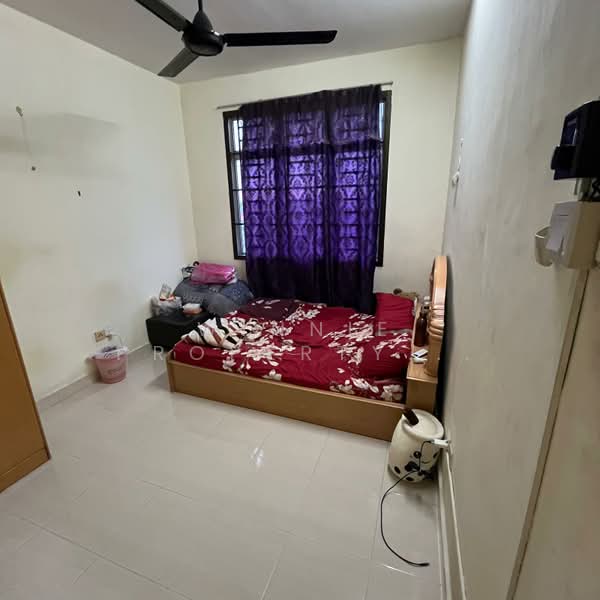 Pangsapuri untuk Dijual di Kipark Apartment - Winnie Property Johor - Bedroom - PropertyGuru.com.my