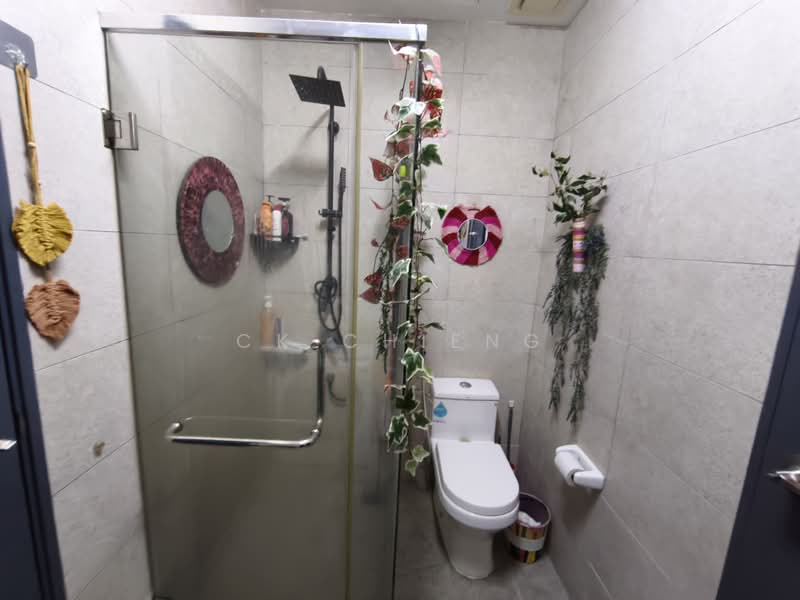 Servis Apartment untuk Disewa di Aera Residence - CK Chieng - Bathroom - PropertyGuru.com.my
