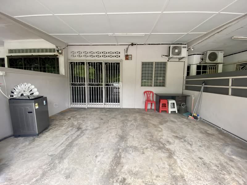 Rumah Teres 1 Tingkat untuk Disewa di Seremban (Negeri Sembilan) - Chin Mei Ling - Car porch  - PropertyGuru.com.my